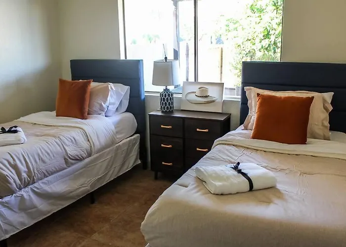Lakefront Hacienda With Pool, Hot-tub, Tennis Chandler