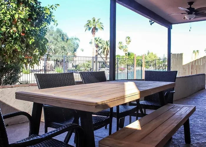 Lakefront Hacienda With Pool, Hot-tub, Tennis *