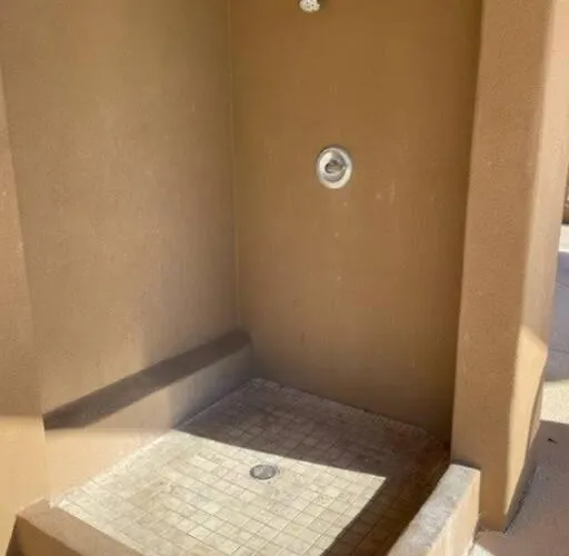 Lakefront Hacienda With Pool, Hot-tub, Tennis *