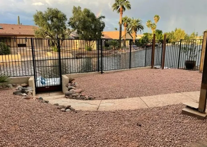 Lakefront Hacienda With Pool, Hot-tub, Tennis Holiday home