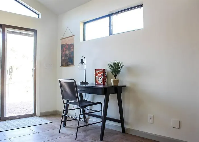 Holiday home Lakefront Hacienda With Pool, Hot-tub, Tennis Chandler