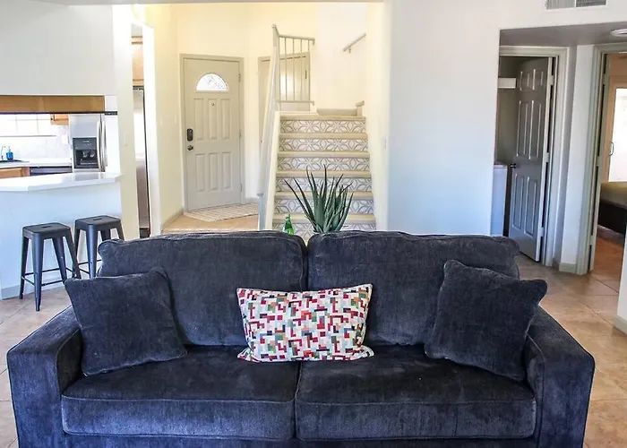 Lakefront Hacienda With Pool, Hot-tub, Tennis Holiday home Chandler