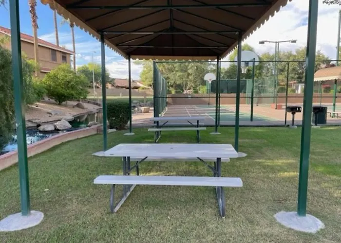 Lakefront Hacienda With Pool, Hot-tub, Tennis Holiday home Chandler